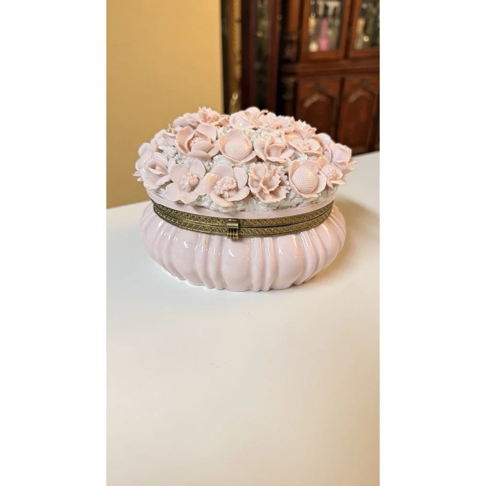 Vintage Ardalt‎ Verithin Pink Porcelain Floral Trinket Box Italy 3D Flowers